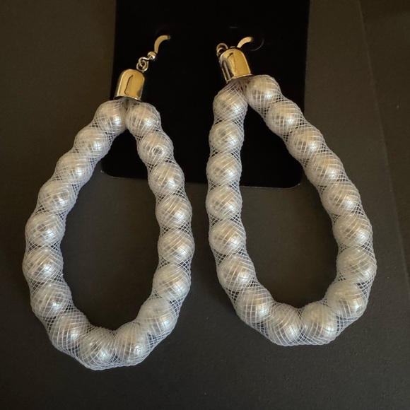 Beaded Pearl Hoop Pierced Earrings
(New) - Picture 6 of 6